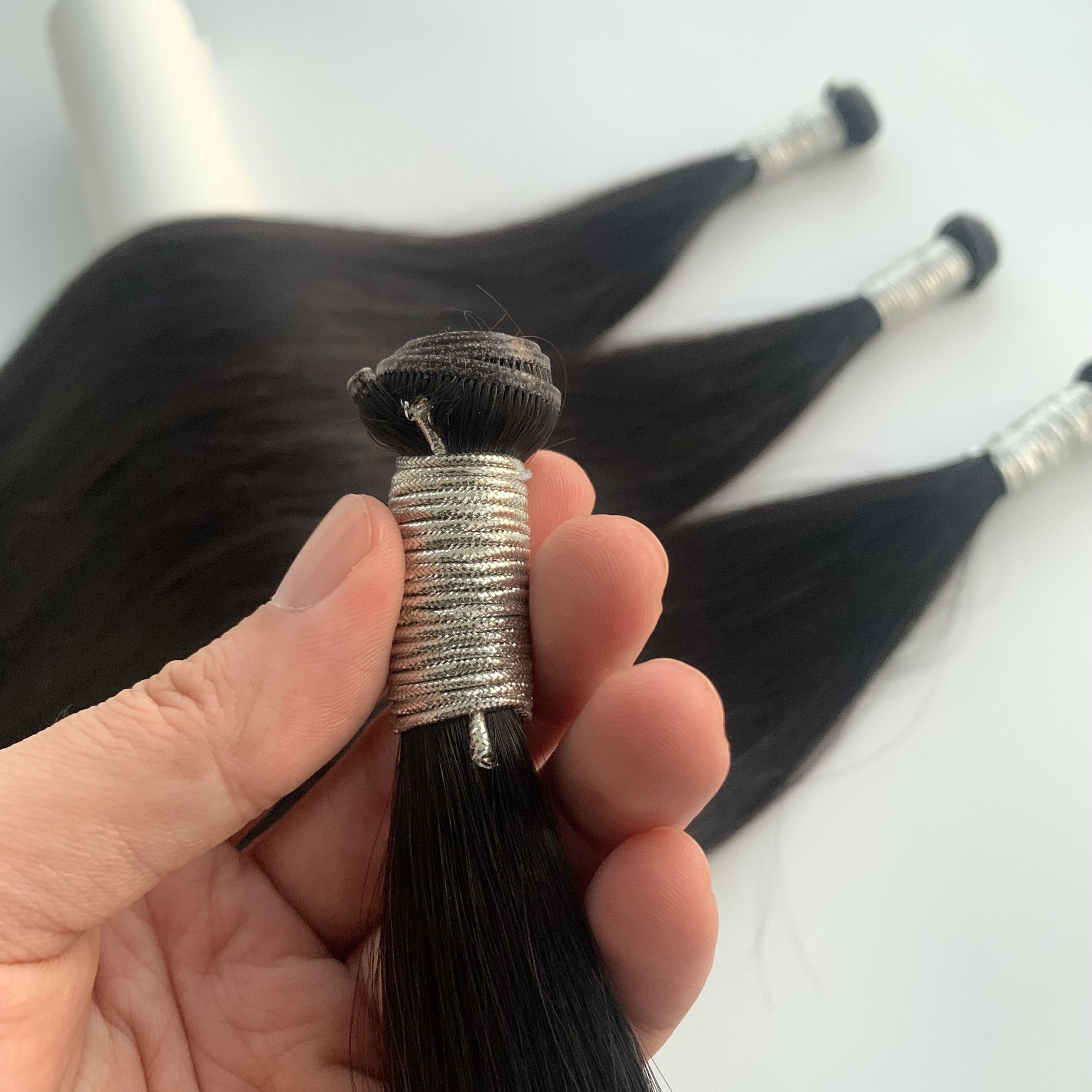 Salon Quality Genius Weft Hair Extensions - Discreet & Durable - 100% Human Hair - 商品描述 2