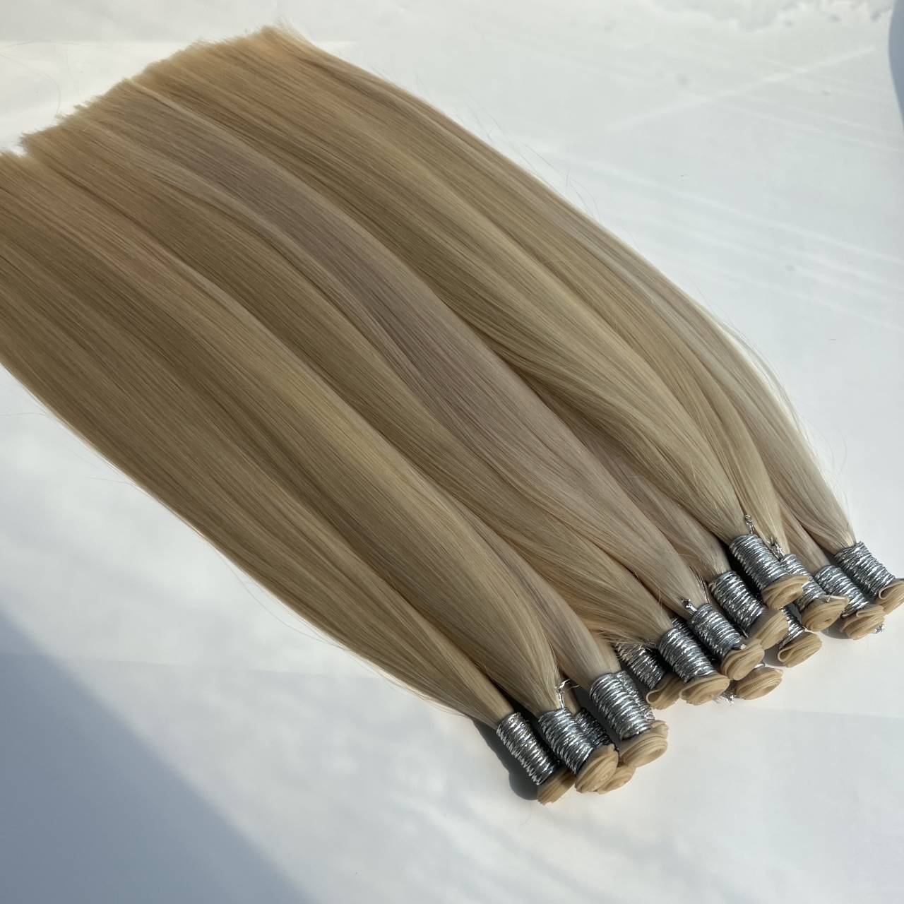 Salon Quality Genius Weft Hair Extensions - Discreet & Durable - 100% Human Hair - 商品描述 4